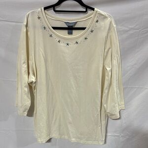 Koret Cream Scoop Neck 3/4 Sleeve Top with Embroidered Flowers